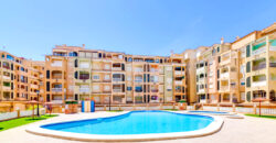 Sunny 2 Bedroom Apartment in Torrevieja with Parking