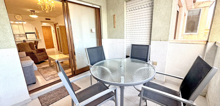 Sunny 2 Bedroom Apartment in Torrevieja with Parking